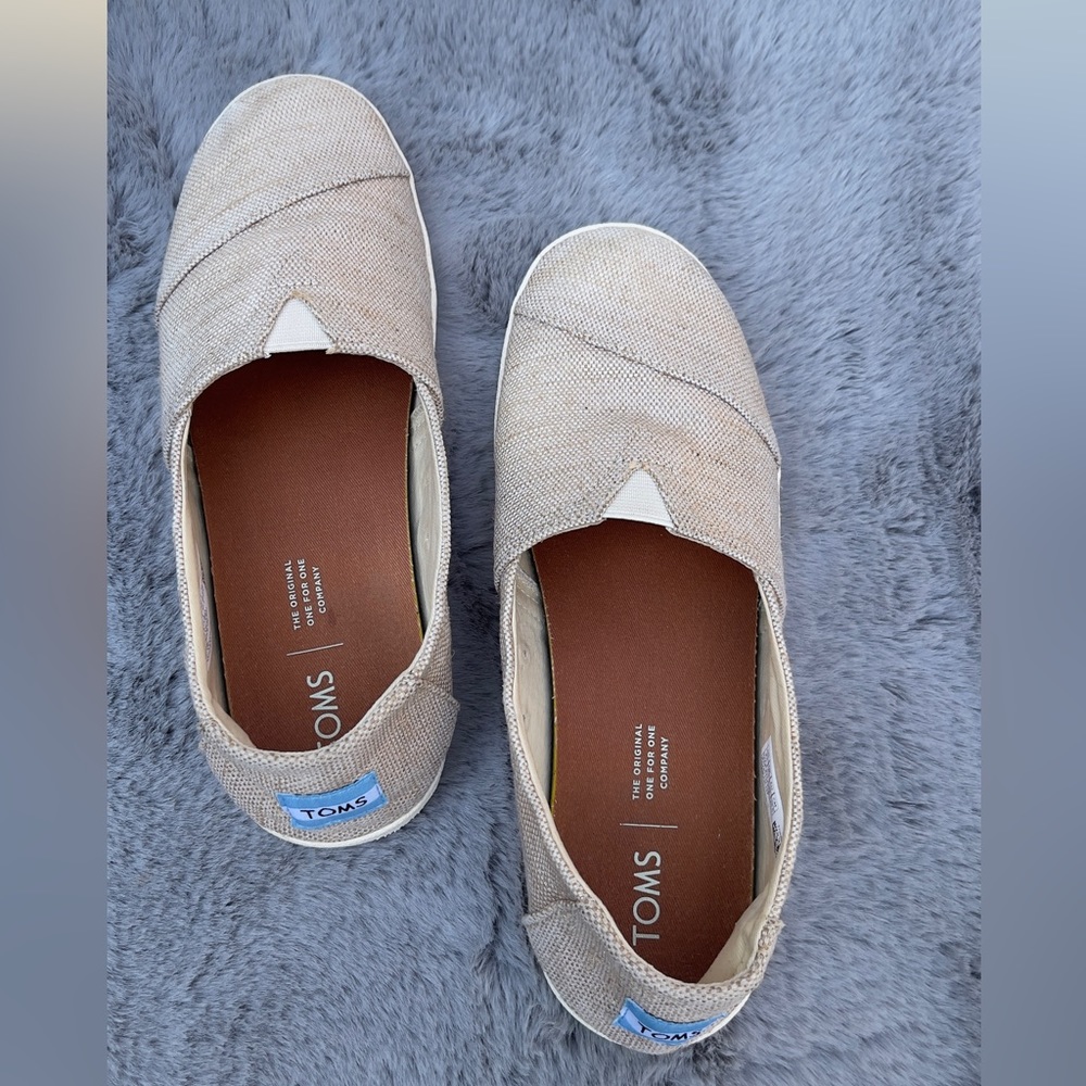 Free-love clean Canvas espadrille in Natural color with gold glitters.